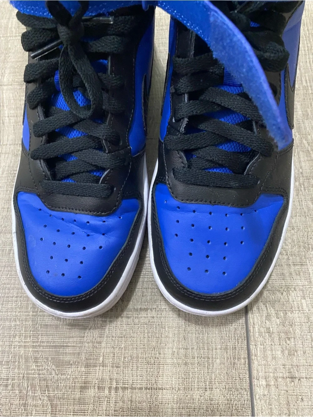 Nike Kids Mid-Top Sneakers in Royal Blue and Black